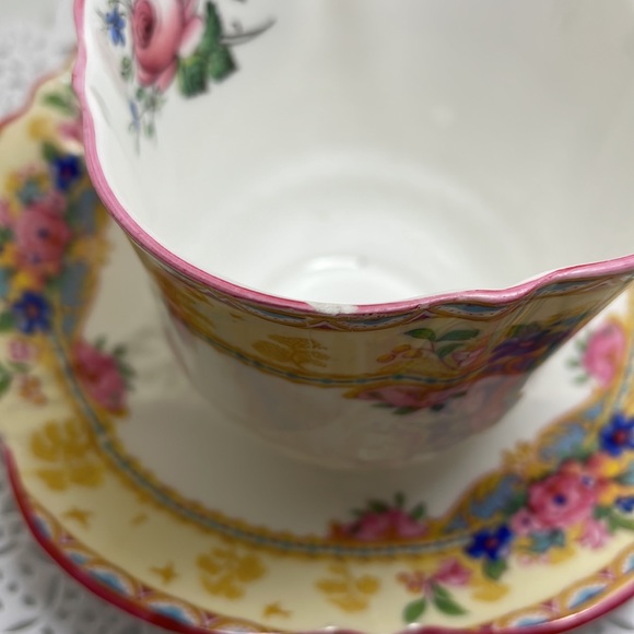 Very unusual Aynsley China 1930’s-1940’s quatrefoil cup and saucer - Picture 7 of 7